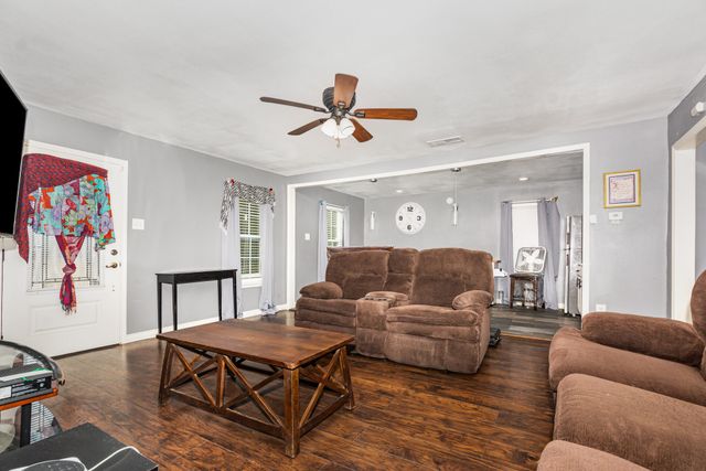 1642 Ash Street, Grand Prairie, TX 75050