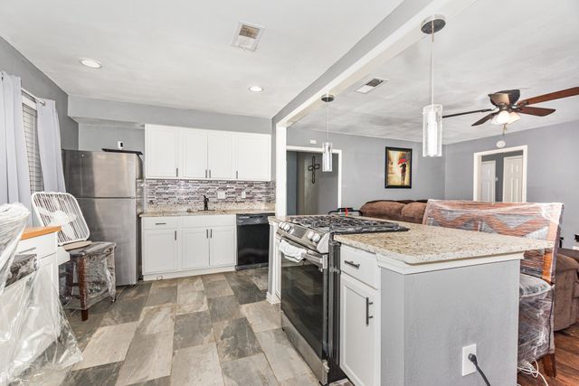 1642 Ash Street, Grand Prairie, TX 75050