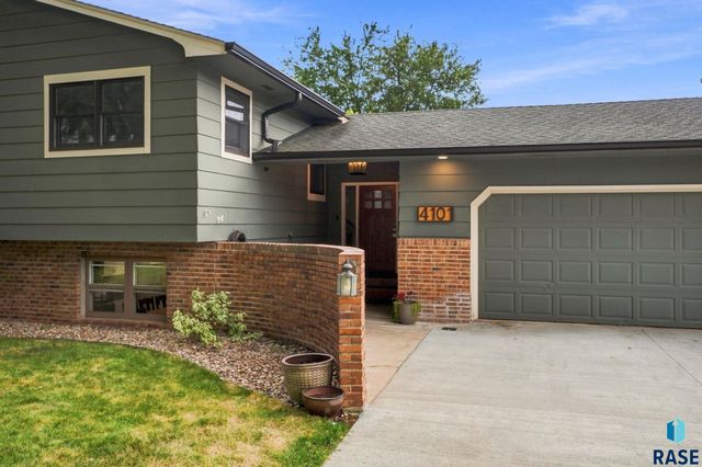 4101 S Thunderbird Trl Trail, Sioux Falls, SD 57103