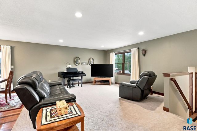 4101 S Thunderbird Trl Trail, Sioux Falls, SD 57103
