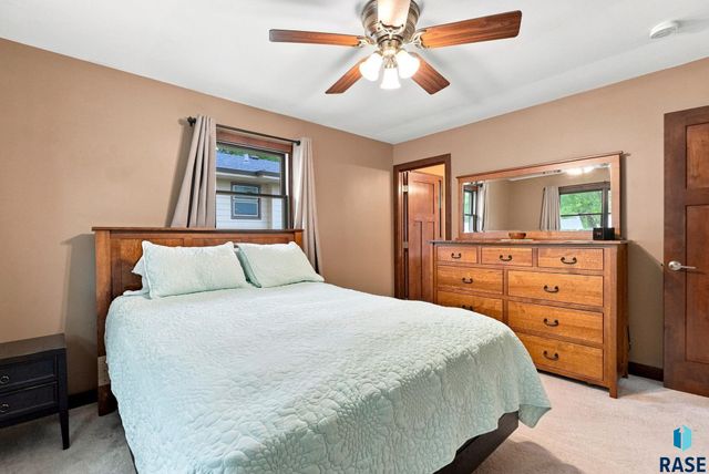 4101 S Thunderbird Trl Trail, Sioux Falls, SD 57103