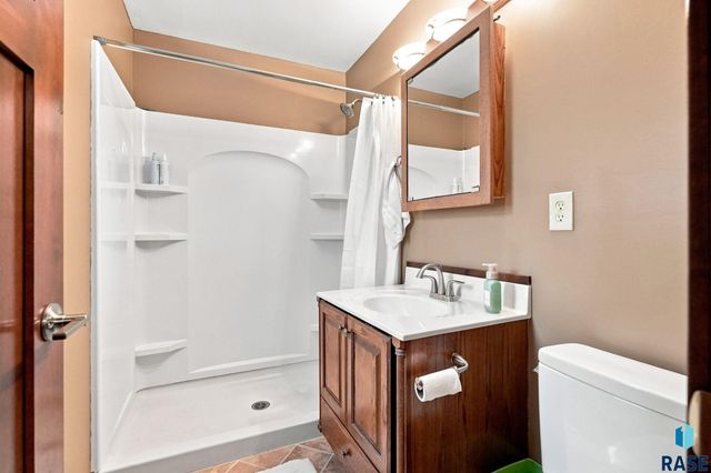 4101 S Thunderbird Trl Trail, Sioux Falls, SD 57103