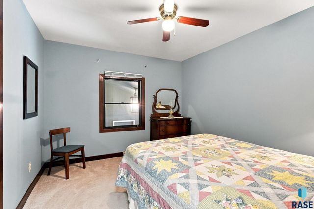 4101 S Thunderbird Trl Trail, Sioux Falls, SD 57103