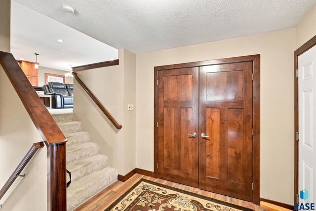 4101 S Thunderbird Trl Trail, Sioux Falls, SD 57103