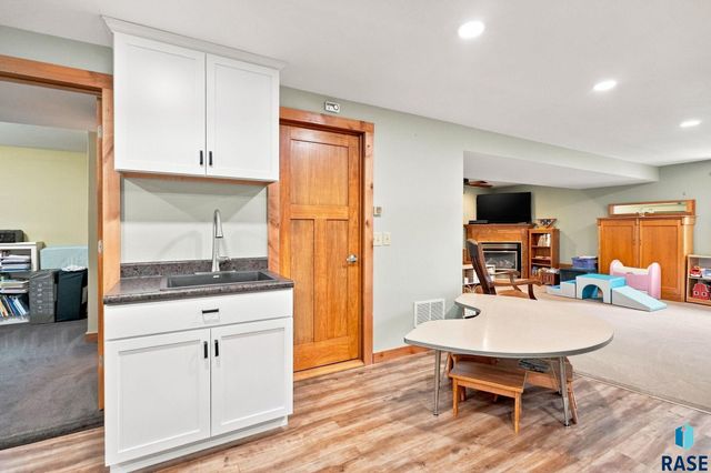 4101 S Thunderbird Trl Trail, Sioux Falls, SD 57103