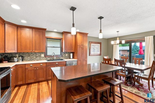 4101 S Thunderbird Trl Trail, Sioux Falls, SD 57103