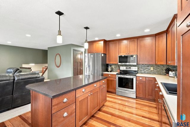 4101 S Thunderbird Trl Trail, Sioux Falls, SD 57103