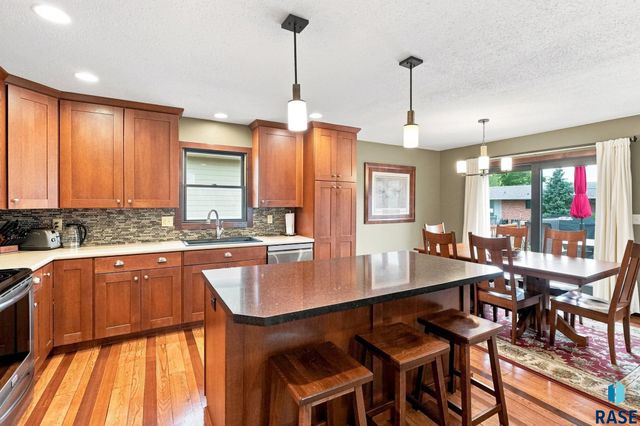 4101 S Thunderbird Trl Trail, Sioux Falls, SD 57103