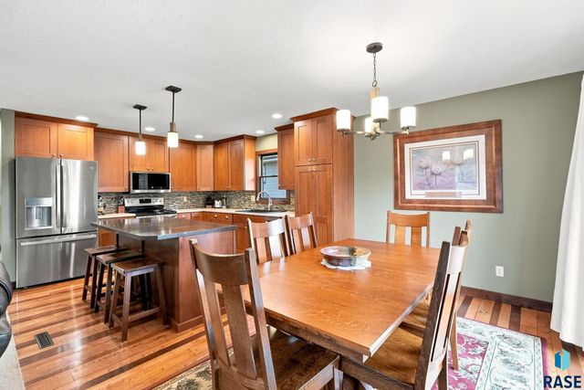 4101 S Thunderbird Trl Trail, Sioux Falls, SD 57103
