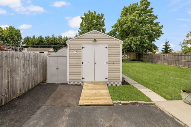 69 Denver St, Fall River, MA 02721