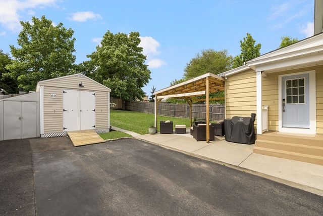 69 Denver St, Fall River, MA 02721