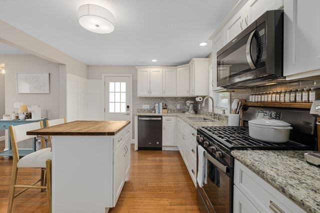 69 Denver St, Fall River, MA 02721