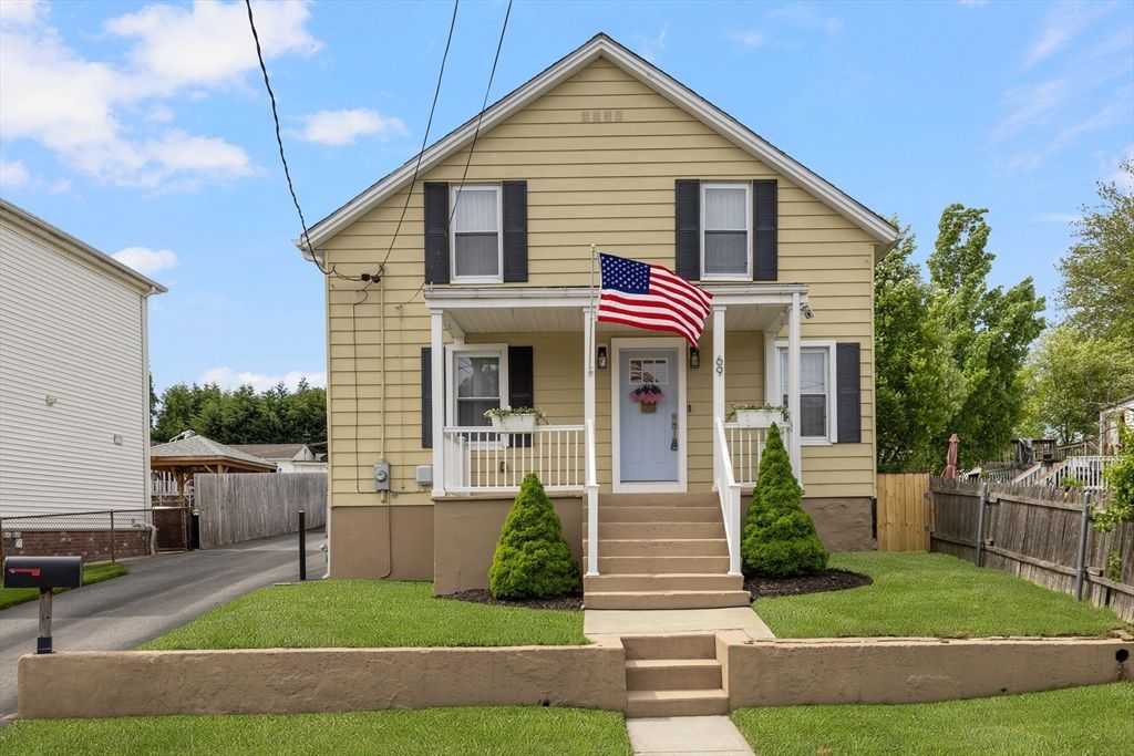 69 Denver St, Fall River, MA 02721