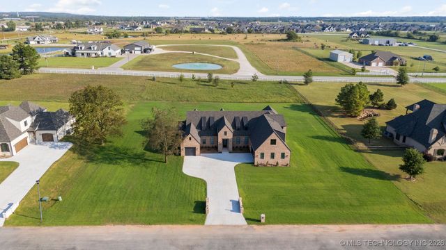 207 W 172nd Street S, Mounds, OK 74047