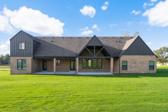 207 W 172nd Street S, Mounds, OK 74047