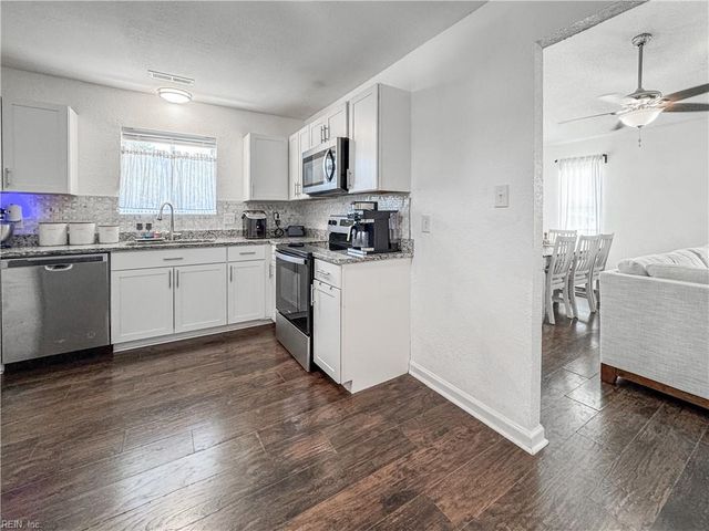 3853 Sugar Creek CIR, Portsmouth, VA 23703