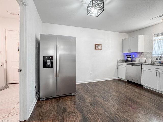 3853 Sugar Creek CIR, Portsmouth, VA 23703