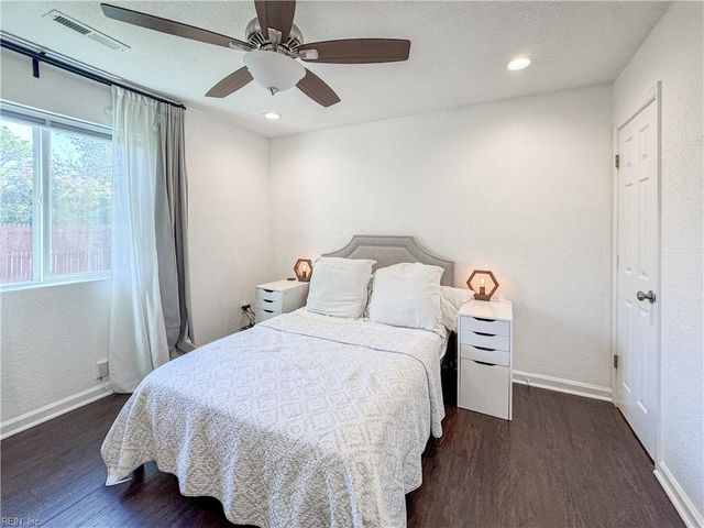 3853 Sugar Creek CIR, Portsmouth, VA 23703