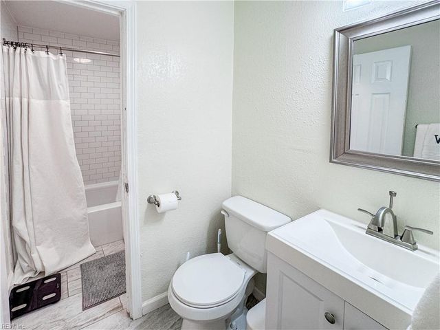 3853 Sugar Creek CIR, Portsmouth, VA 23703