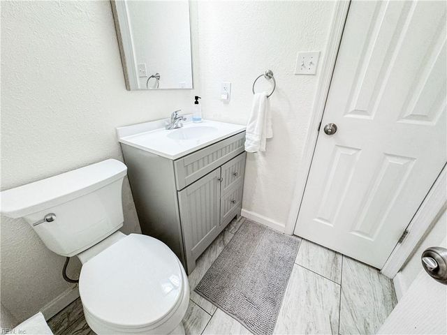 3853 Sugar Creek CIR, Portsmouth, VA 23703