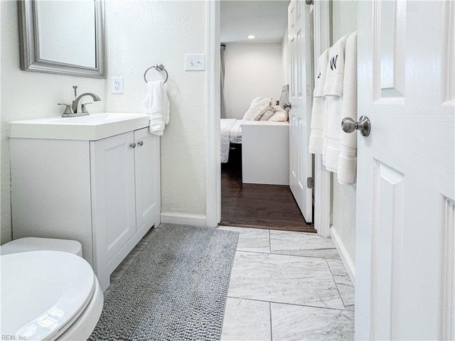 3853 Sugar Creek CIR, Portsmouth, VA 23703