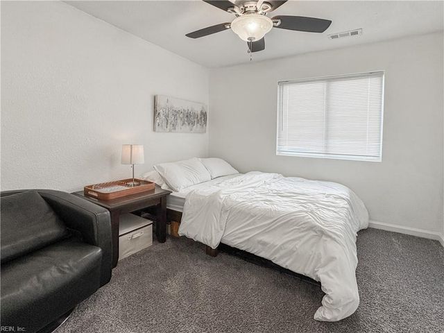 3853 Sugar Creek CIR, Portsmouth, VA 23703