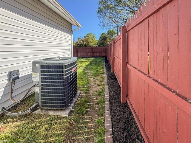 3853 Sugar Creek CIR, Portsmouth, VA 23703