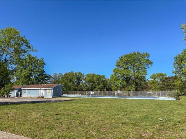 3853 Sugar Creek CIR, Portsmouth, VA 23703