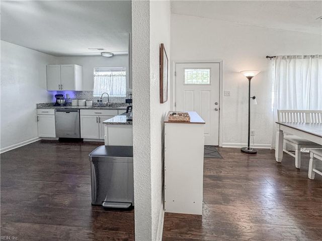 3853 Sugar Creek CIR, Portsmouth, VA 23703