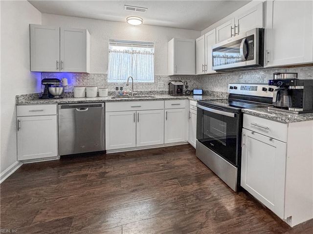 3853 Sugar Creek CIR, Portsmouth, VA 23703