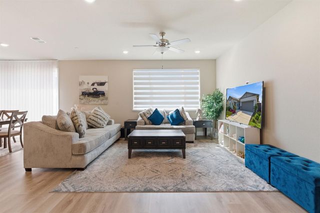 974 N Lyonia Dr, Galt, CA 95632