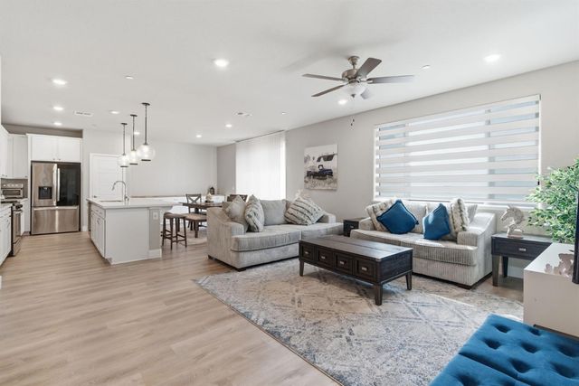 974 N Lyonia Dr, Galt, CA 95632