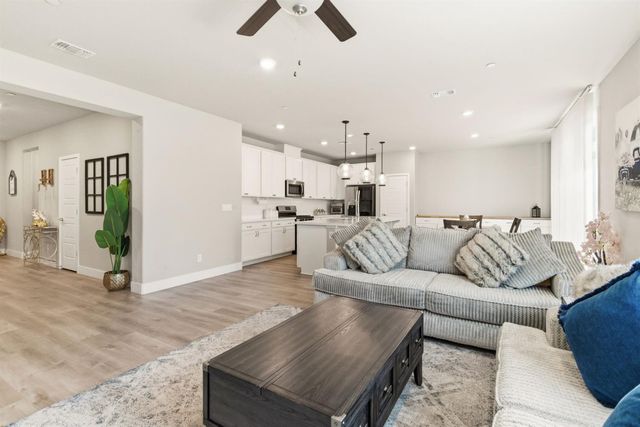 974 N Lyonia Dr, Galt, CA 95632