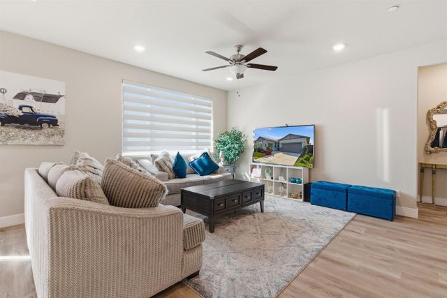 974 N Lyonia Dr, Galt, CA 95632