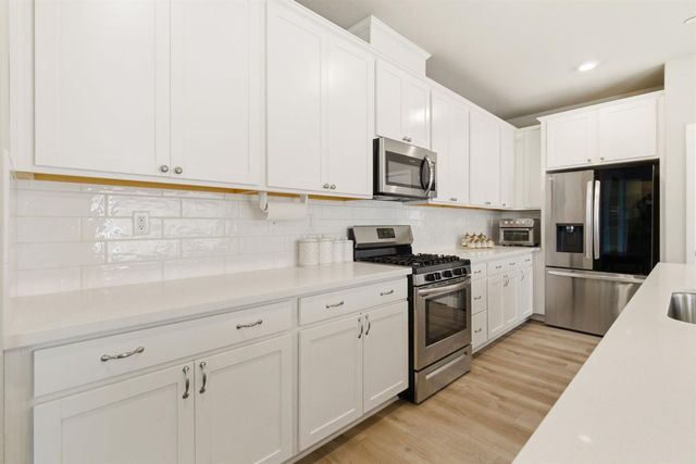 974 N Lyonia Dr, Galt, CA 95632