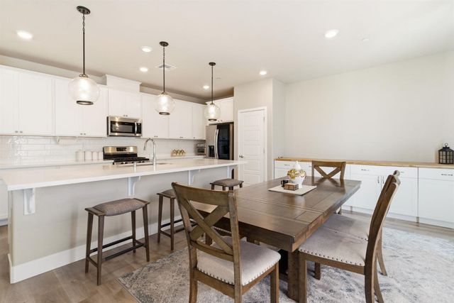 974 N Lyonia Dr, Galt, CA 95632