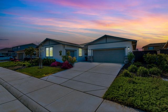 974 N Lyonia Dr, Galt, CA 95632