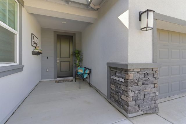 974 N Lyonia Dr, Galt, CA 95632