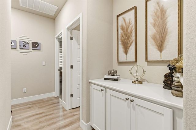 974 N Lyonia Dr, Galt, CA 95632