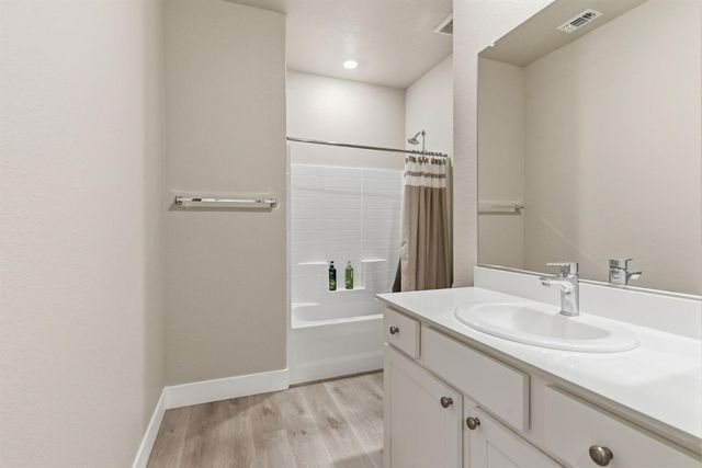 974 N Lyonia Dr, Galt, CA 95632