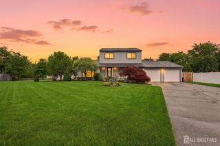 5 Ellis Court, Middlesex, NJ 08852