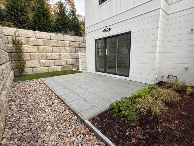 783 Post Road East 204, Westport, CT 06880