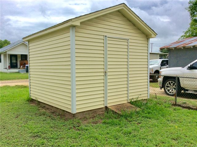 406 North Broadway Street, Caldwell, TX 77836