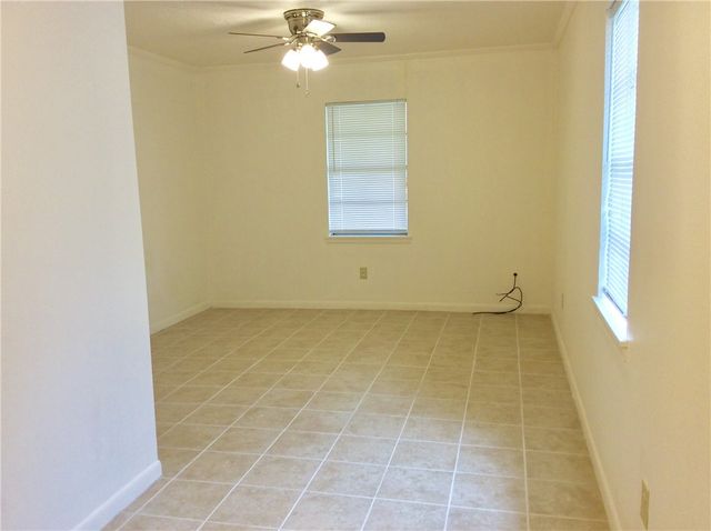 406 North Broadway Street, Caldwell, TX 77836