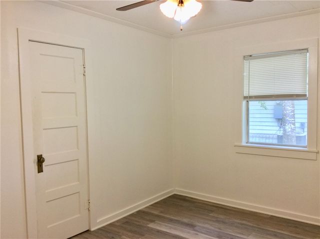 406 North Broadway Street, Caldwell, TX 77836