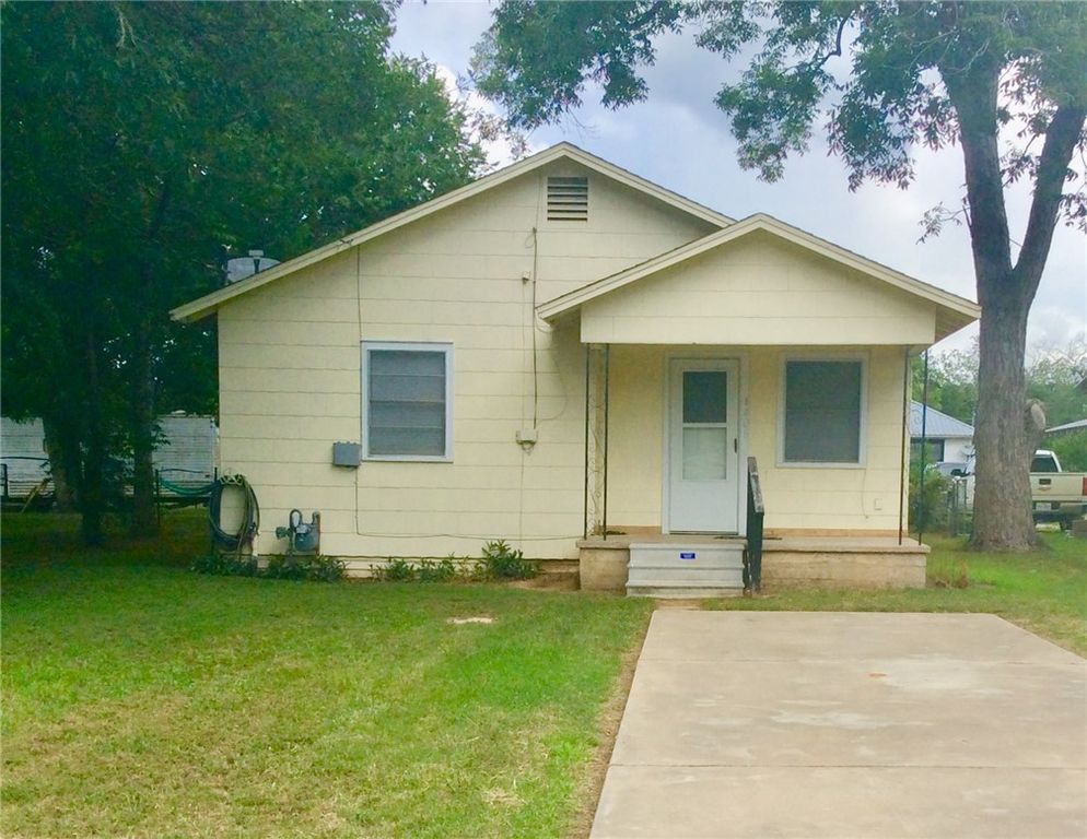 406 North Broadway Street, Caldwell, TX 77836