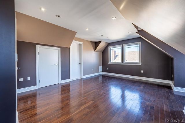 1903 Tomlinson Avenue, Bronx, NY 10461