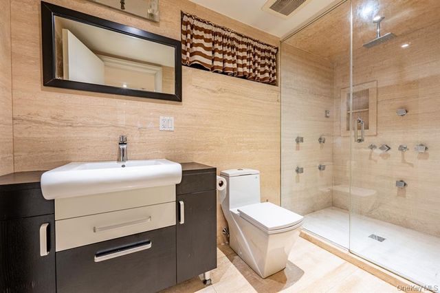 1903 Tomlinson Avenue, Bronx, NY 10461