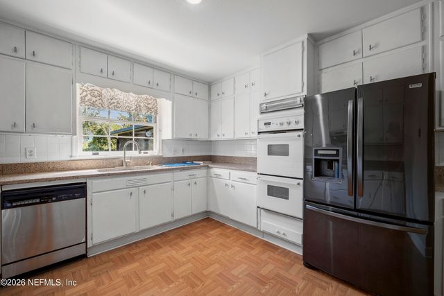 1825 ELIZABETH Place, Jacksonville, FL 32205