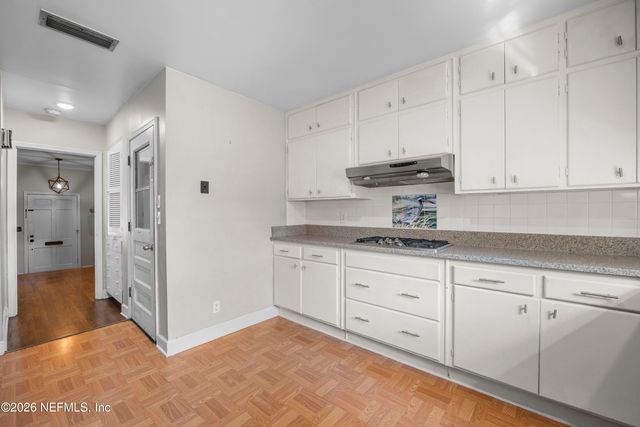 1825 ELIZABETH Place, Jacksonville, FL 32205